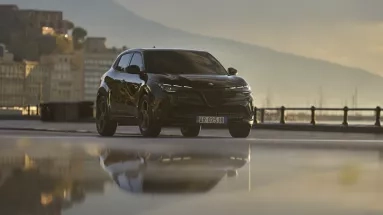 Τι εξοπλισμό έχει και πόσο κοστίζει η έκδοση Intensa της Alfa Romeo Junior