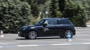 Πρώτη επαφή με τα συμβατικά και ηλεκτρικά ΜΙΝΙ John Cooper Works