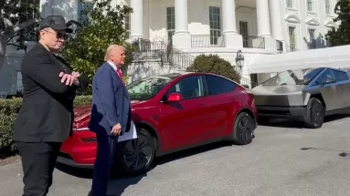 Το «ξεκατίνιασμα» Τραμπ - Μασκ κόστισε στην Tesla 150 δισ. δολάρια σε μια μέρα