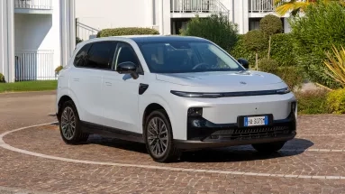 Οι διαφορές στις δύο εκδόσεις εξοπλισμού του ηλεκτρικού Leapmotor B10