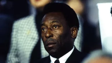 Περιστρέφοντας τον Πελέ: Σπουδαίος, σκοτεινός, εγκλωβισμένος 