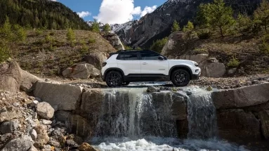 Jeep Avenger 4xe: Η αυθεντική τετρακίνηση Jeep πιο προσιτή από ποτέ