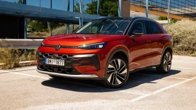 Ζώντας με το Volkswagen T-Roc 1.5 eTSI: Πώς κερδίζεται η μάχη της καθημερινότητας