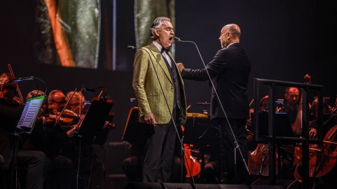 Ο Αντρέα Μποτσέλι τραγουδά για τον Γιάνικ Σίνερ