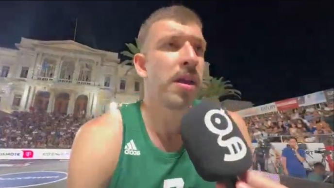 Ο Ρογκαβόπουλος στη Σύρο