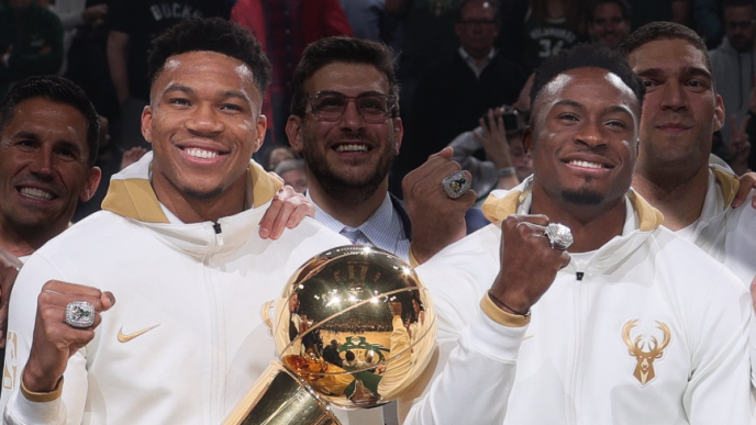 Γιαννης Αντετοκούνμπο, Θανάσης Αντετοκούνμπο