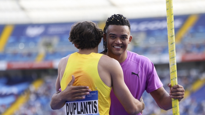 Ο Ντουπλάντις για Καραλή: «Δεν αποκλείω παγκόσμιο ρεκόρ από τον Mανόλο, o τύπος κάνει τρελά άλματα»