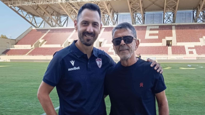 Πετράκης