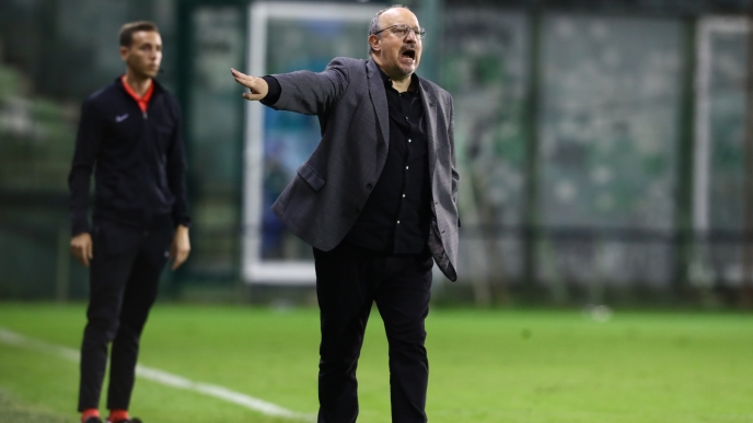 Tι έκανε τακτικά στο πρώτο του παιχνίδι ο Ράφα Μπενίτεθ στον Παναθηναϊκό;