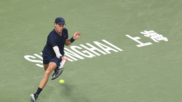 O Σίνερ αποχώρησε, υποφέροντας από κράμπες στη Σαγκάη