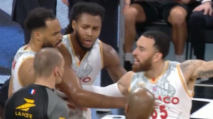 Μάικ Τζέιμς