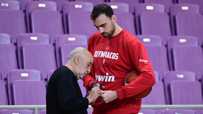 Μιλουτίνοφ