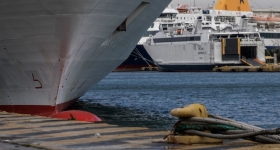 «Μπλόκο» στα πλοία λόγω των ανέμων: Απαγορευτικό σε Ραφήνα και Λαύριο – Τι ισχύει στον Πειραιά