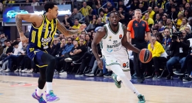 H αλεπού νίκησε το αλεπουδάκι