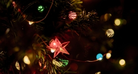 Πόσο ρεύμα καίνε καθημερινά τα φωτάκια του χριστουγεννιάτικου δέντρου