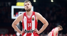 Ο Βεζένκοφ απογοτευμένος στο ΣΕΦ