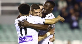 Κίριλ Ντεσπόντοφ και Μαντί Καμαρά