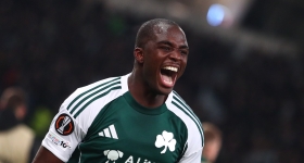 O Τετέι πανηγυρίζει εναντίον της Πλζεν