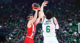 Ο Τόμας Γουόκαπ με τον Τσέντι Όσμαν