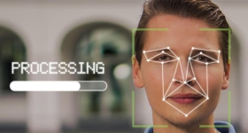 Εφιάλτης για 50χρονη στις ΗΠΑ: Το AI την «αναγνώρισε» ως απατεώνα και την έκλεισε φυλακή (vid)