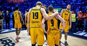 Μπόμπες, χαρακίρι και …nothing else matters!