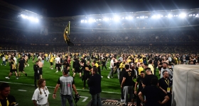 Αδιανόητο πάρτι στη Νέα Φιλαδέλφεια για το 14ο πρωτάθλημα της ΑΕΚ!