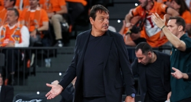 Ο Άταμαν έριξε μπουκάλι με νερό στο παρκέ και δέχθηκε τεχνική ποινή - Ποια ισπανική λέξη του φώναζαν οι οπαδοί της Βαλένθια!
