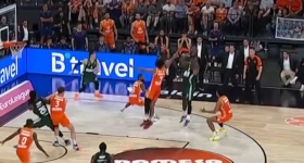 Κρεμάστε το στο Λούβρο: Το ιστορικό buzzer-beater του παικταρά Χέιζ-Ντέιβις που έκανε το 2-0 για τον Παναθηναϊκό!