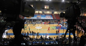 Εισβολή κουρσάρων μέσα στη στοά