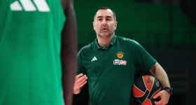 Ο μοναδικός που παραμένει στο πλευρό του Ομπράντοβιτς στον Παναθηναϊκό είναι ο Καμπερίδης