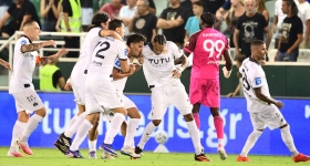 Ο Μπένι το πρώτο «μπαμ» της σεζόν στο 97'!