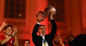 Συνεχίζει στον πάγκο του Ολυμπιακού ο Μεντιλίμπαρ