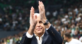 Ανατριχίλα: Ο Ομπράντοβιτς γύρισε σπίτι και οι οπαδοί του Παναθηναϊκού ξαναφώναξαν «περόμ περόμ»