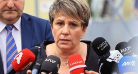 «Πόσα έφαγες Καραμανλή και η Αναστασία μου λείπει από το σπίτι;»: Ράγισε καρδιές η Μαρία Ντόλκα που έχασε την κόρη της στα Τέμπη (vid)