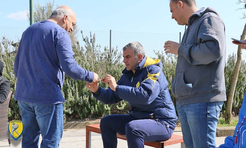 Αριστες σχέσεις με όλους