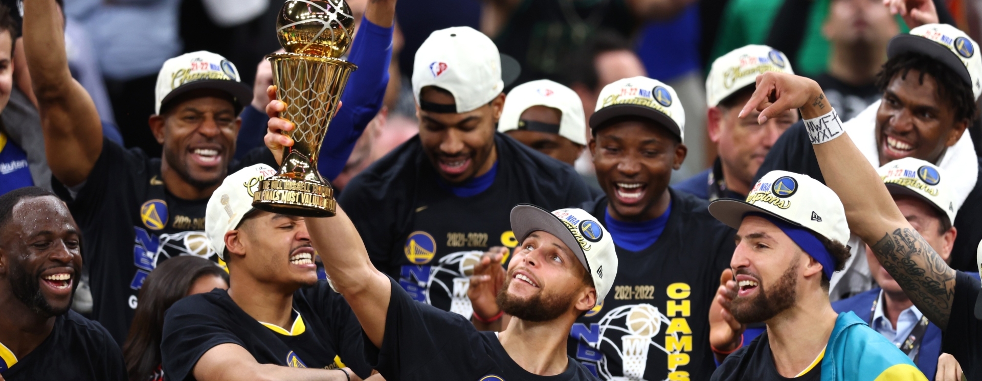 NBA: Οι Γουόριορς επέστρεψαν στον... θρόνο τους