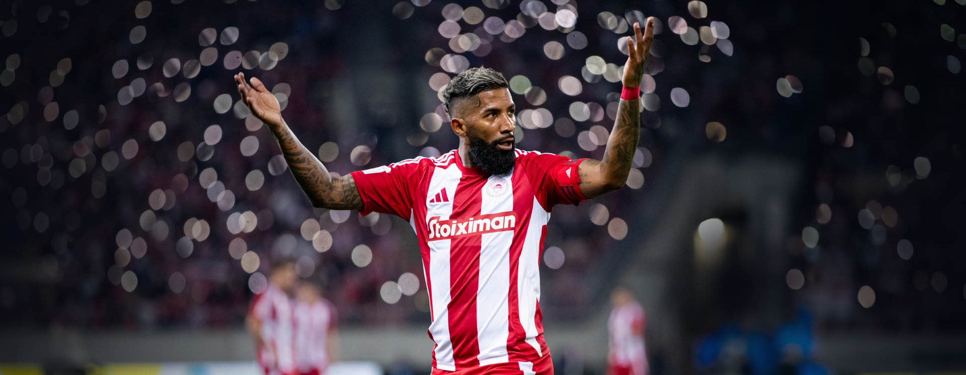 Ροντινέι: Κάτω από την Πανσέληνο του Πειραιά