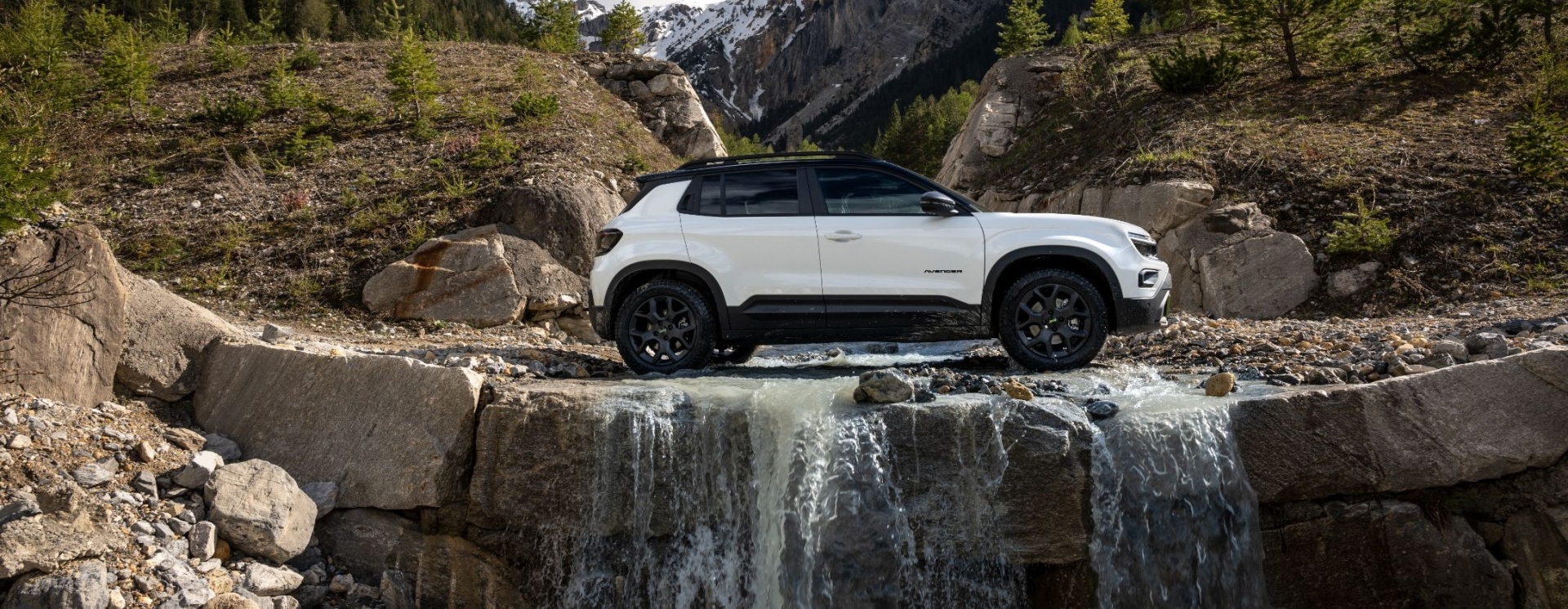 Jeep Avenger 4xe: Η αυθεντική τετρακίνηση Jeep πιο προσιτή από ποτέ