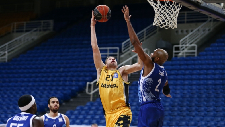 ΝΙΚΟΣ ΡΟΓΚΑΒΟΠΟΥΛΟΣ