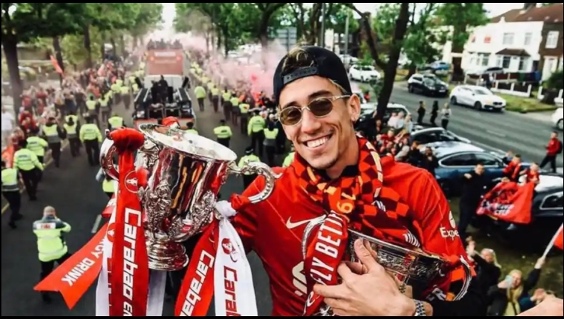 Κώστας Τσιμίκας (Λίβερπουλ)