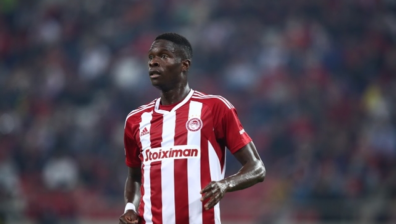 Παπέ Αμπού Σισέ (Ολυμπιακός, Σενεγάλη)