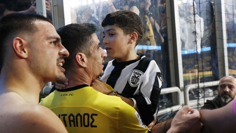 Μάνταλος και Γαλανόπουλος με το μικρό Γιάννη