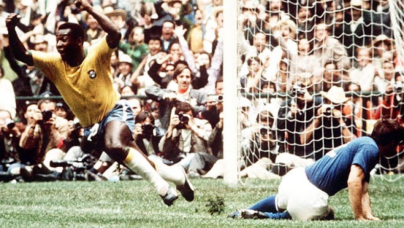 Έχει δύο ρεκόρ Γκίνες