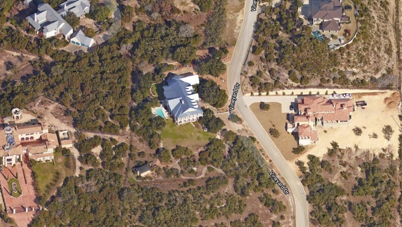 Η δορυφορική άποψη του σπιτιού